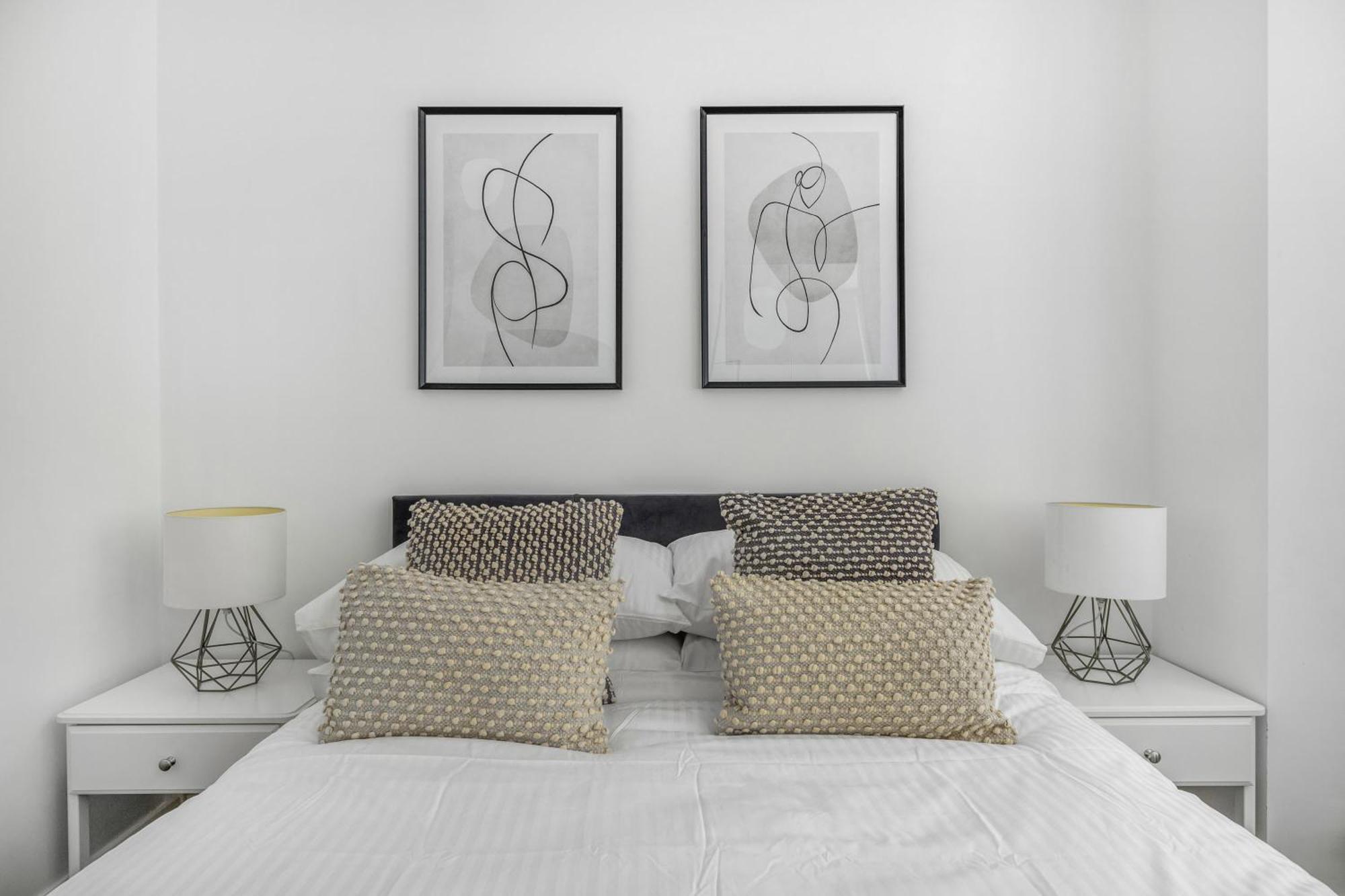 New Stunning - Sleeps 6 Apartment