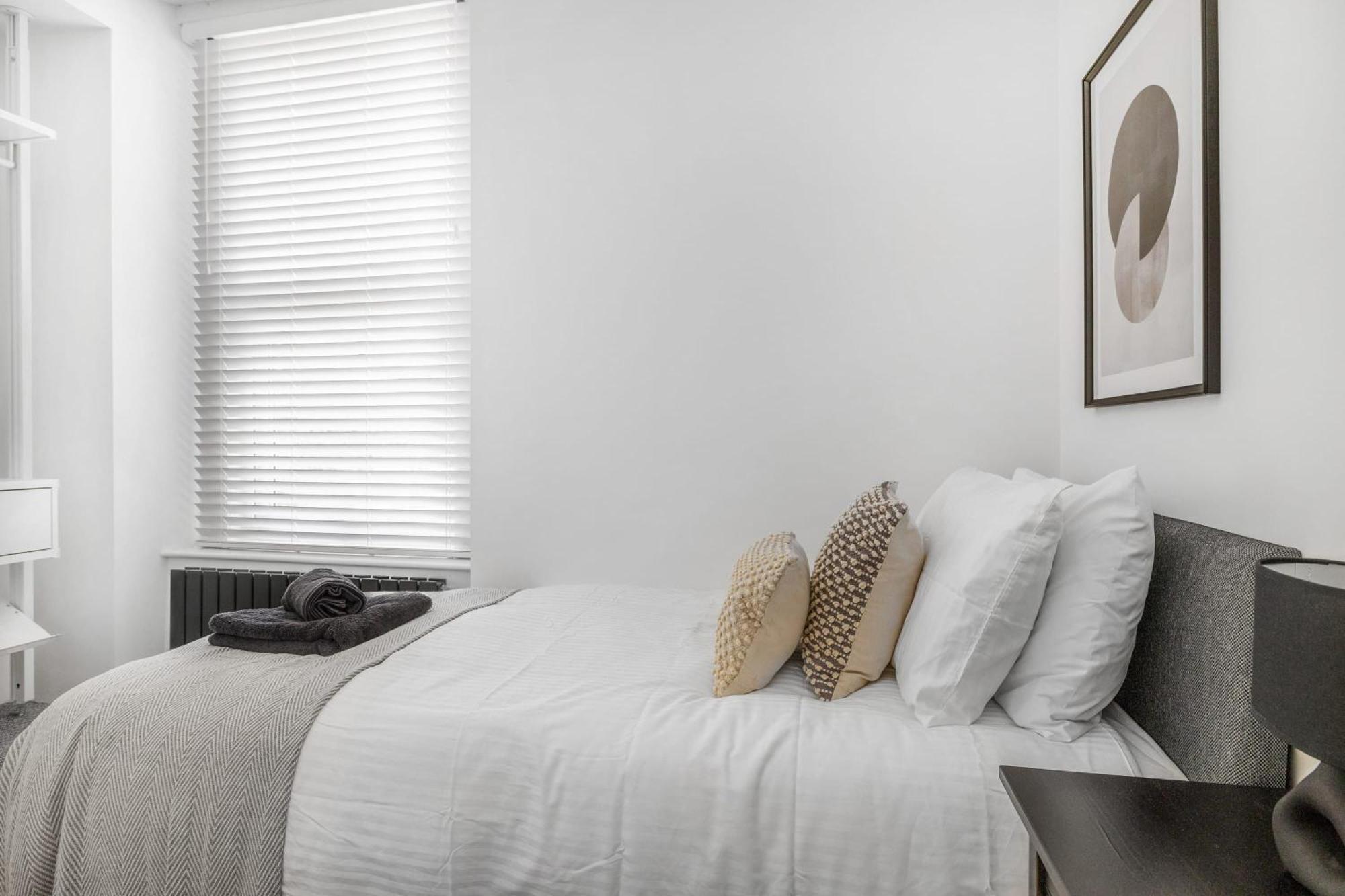 New Stunning - Sleeps 6 *