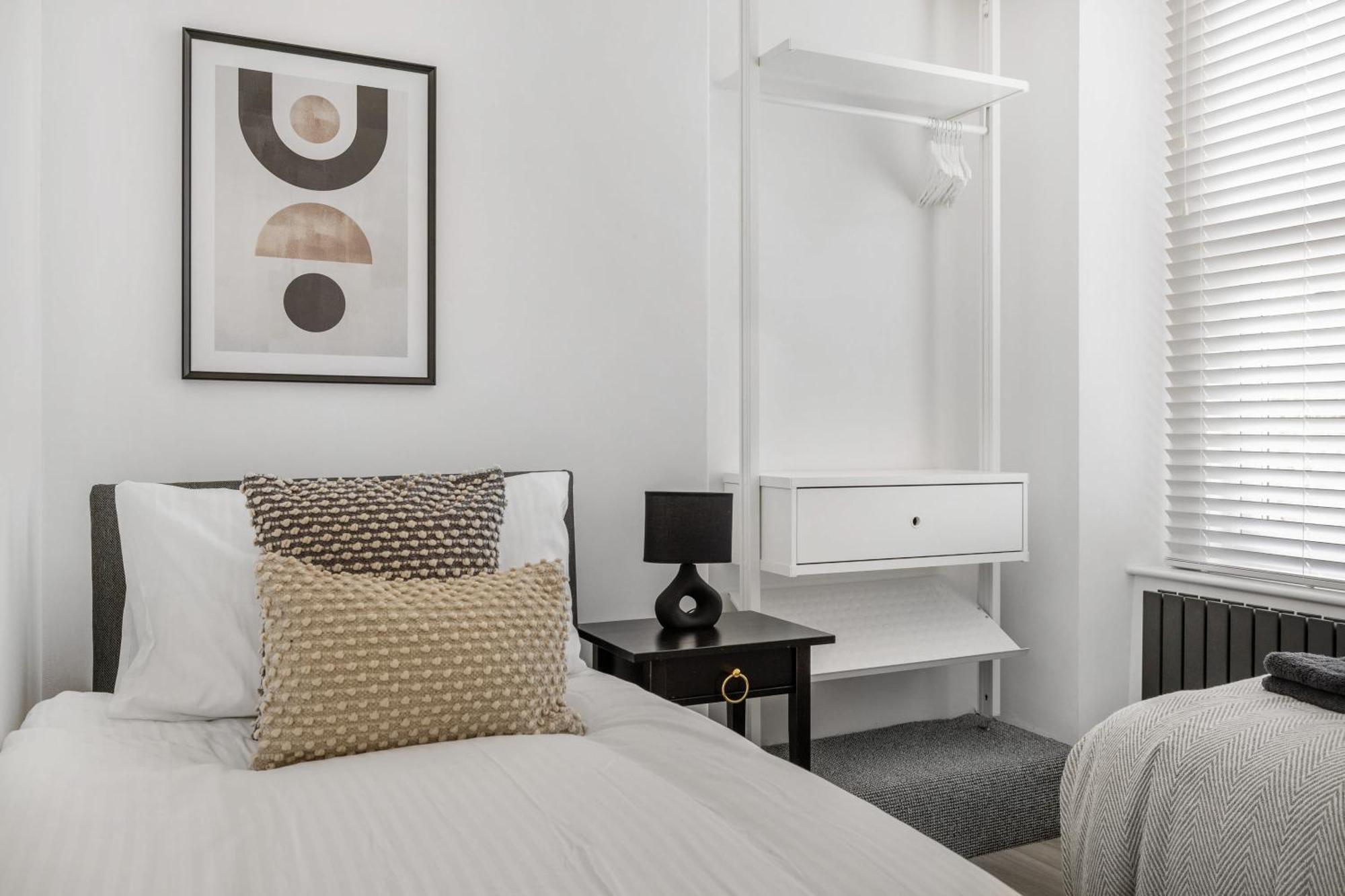 New Stunning - Sleeps 6 Apartment